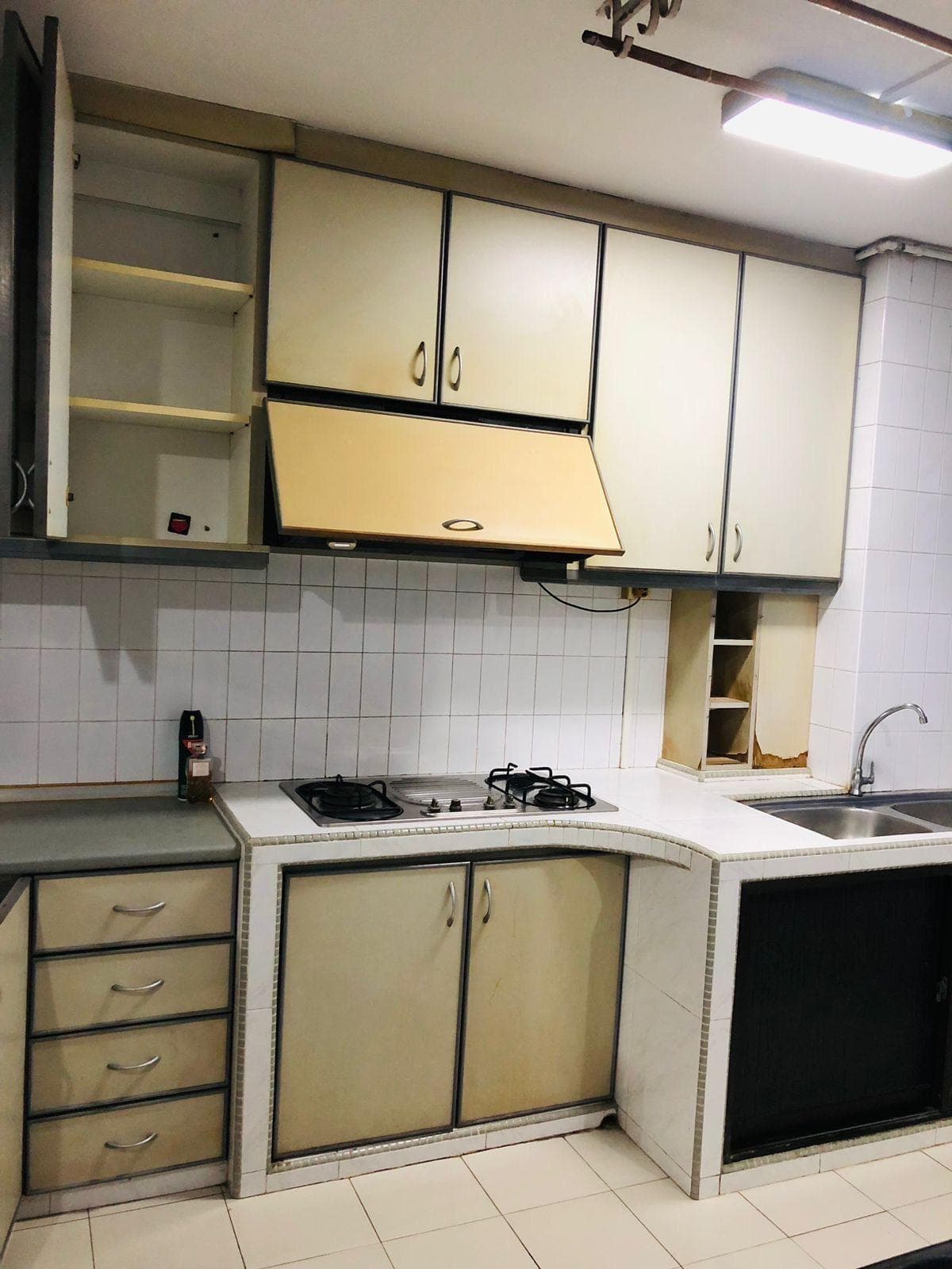 Traditional kitchen deep clean