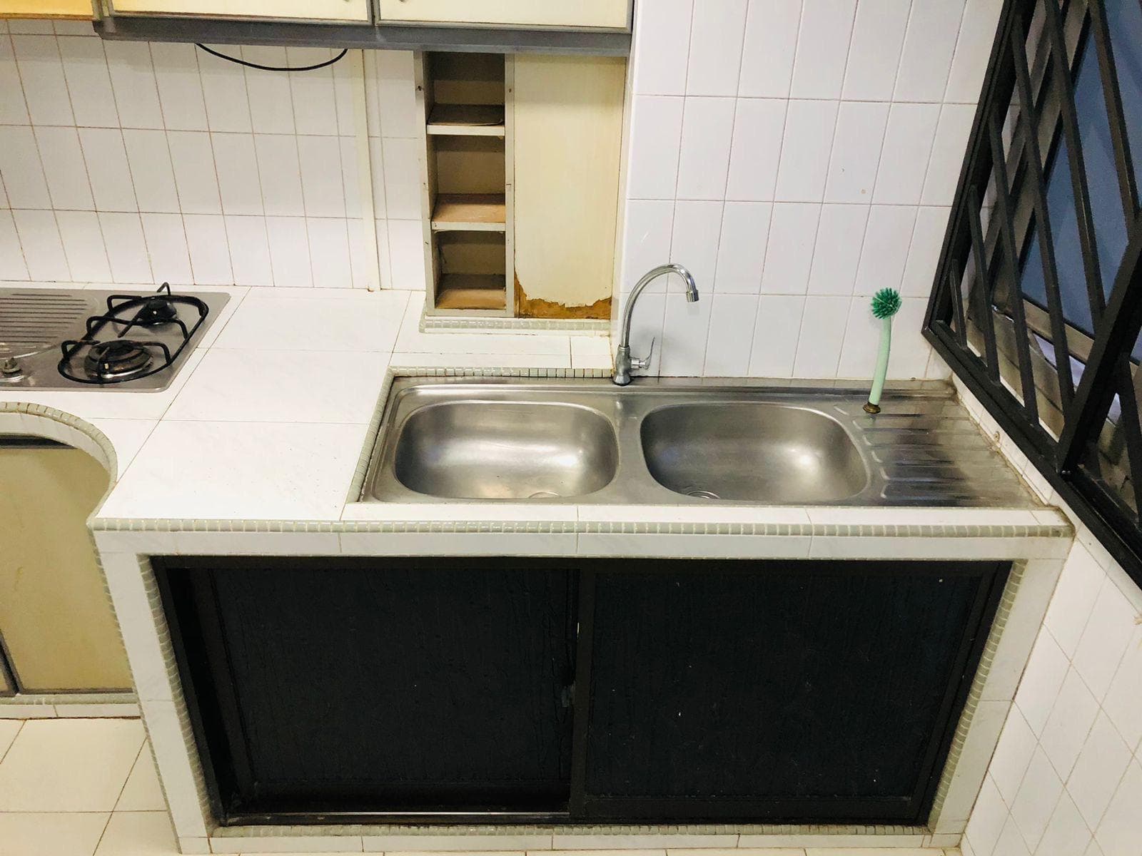 Sparkling clean kitchen counters