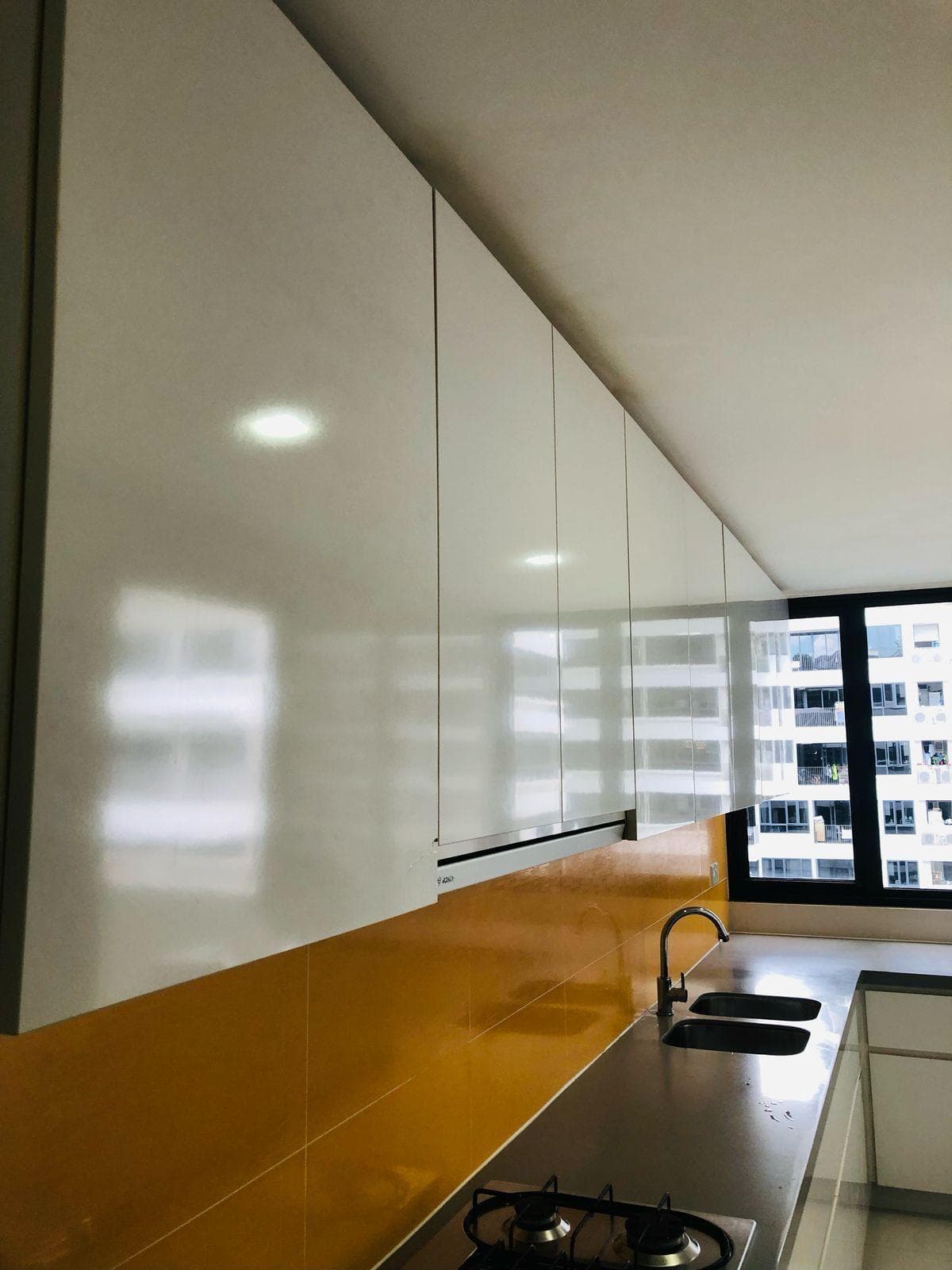 Contemporary kitchen cleaning